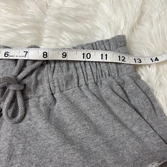 Topshop Light Grey Ribbed Tie Waist Shorts Size US 0-2 - Picture 4 of 11